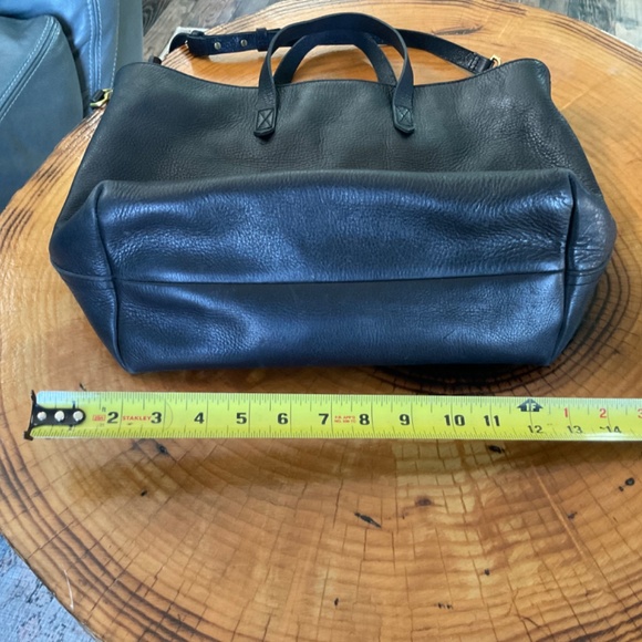 Madewell Zip-Top Transport Carryall Leather Tote - Picture 4 of 16